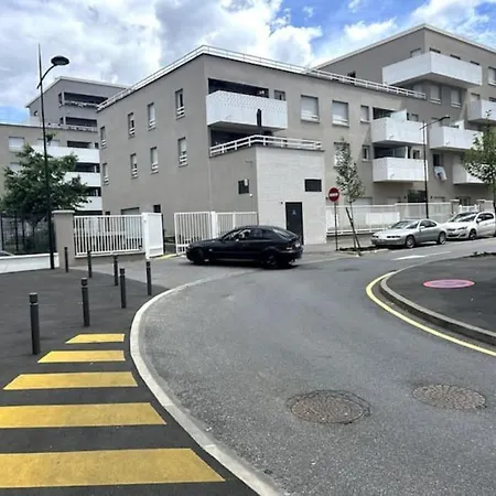 La Royaute A 22 Min De Disneyland Et Center Parcs Meaux Exterior photo