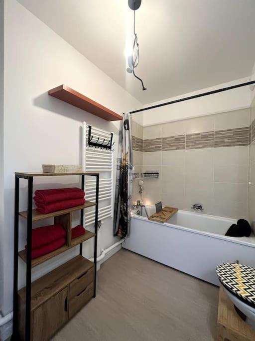 La Royaute A 22 Min De Disneyland Et Center Parcs Apartment